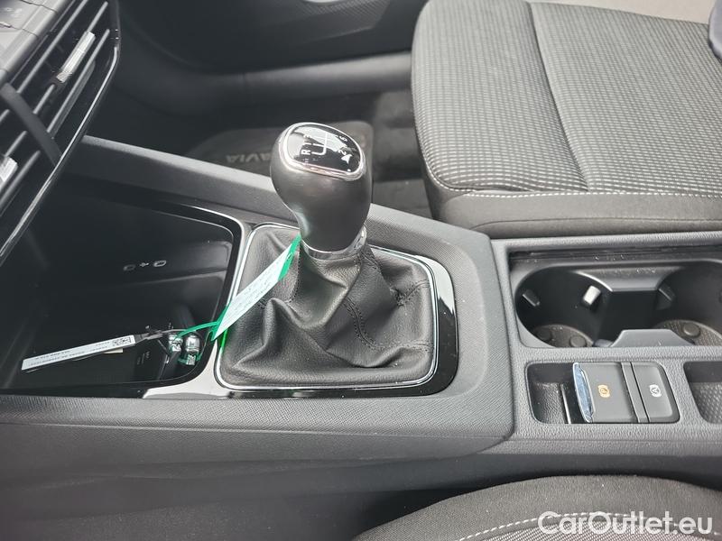  Skoda  Octavia  Lim. (NX3)(2020)  1.5TSI 110 Ambition 5d #10