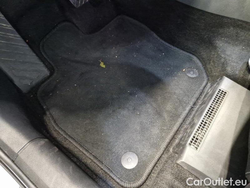  Skoda  Octavia  Combi (NX3)(2020) Oct.Combi 1.5TSI 110 Style Aut #10