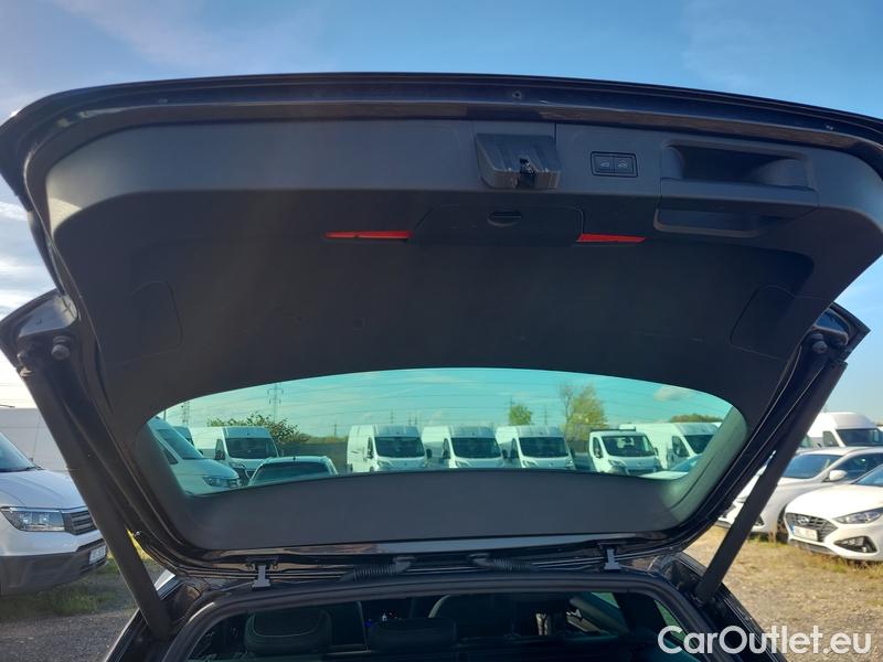  Volkswagen  Passat  Variant (CB5) (2019) Pas.Var.2.0TDI 147 Elegan.AT #15