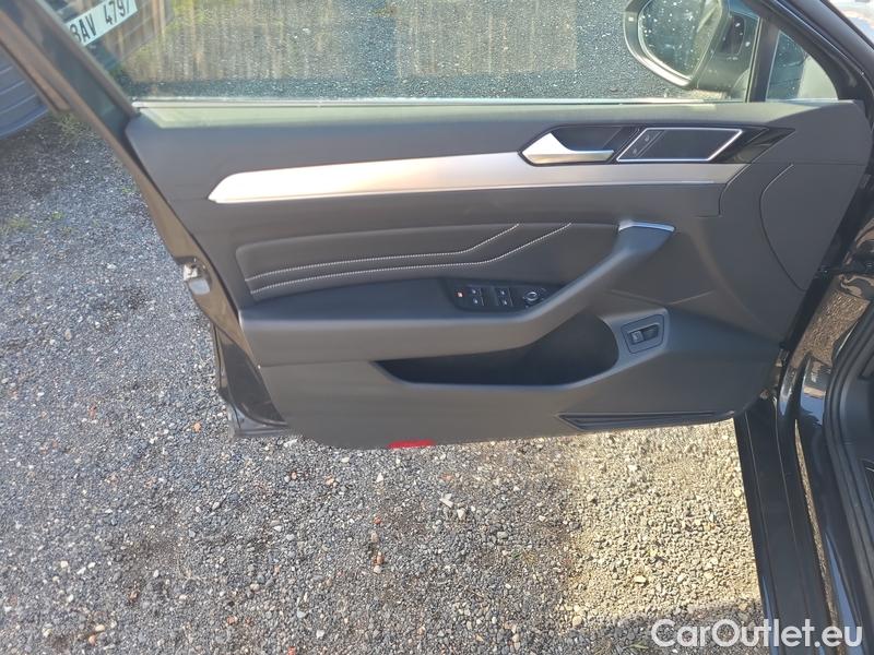  Volkswagen  Passat  Variant (CB5) (2019) Pas.Var.2.0TDI 147 Elegan.AT #8