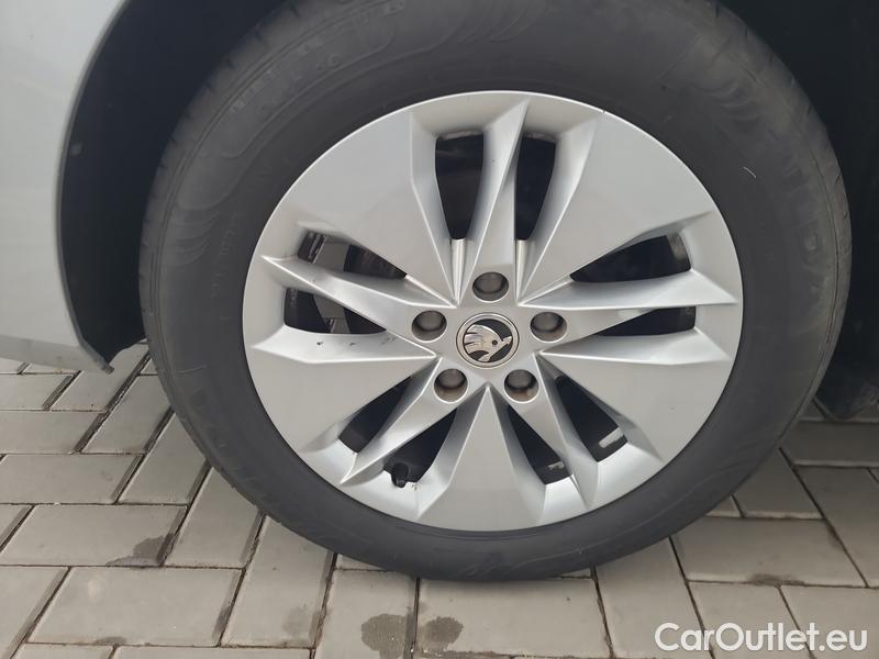  Skoda  Octavia  Lim. (NX3)(2020)  2.0TDI 85 Ambition 5d #17