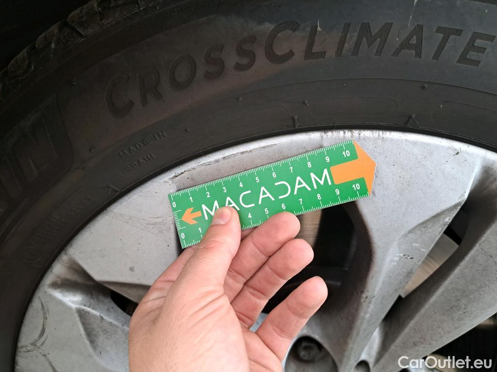  Bmw  X1 BMW  / 2019 / 5P / SUV xDrive25e Business Design BVA6 #37