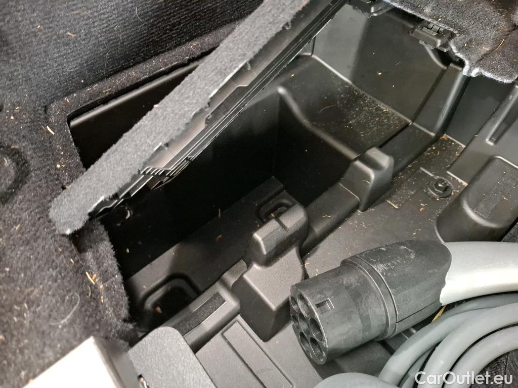  Bmw  Serie 3 BMW Série 3 Touring / 2019 / 5P / Break 320e 204ch Luxury BVA8 Hybride #11