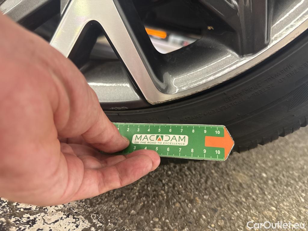  Hyundai  Konna HYUNDAI Kona / 2020 / 5P / SUV 1.6 HYBRID 141 EXECUTIVE HEV #8