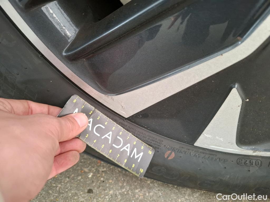  KIA  Ev6 KIA  / 2021 / 5P / SUV BEV 77.4 KWH AIR ACTIVE BUSINESS #17