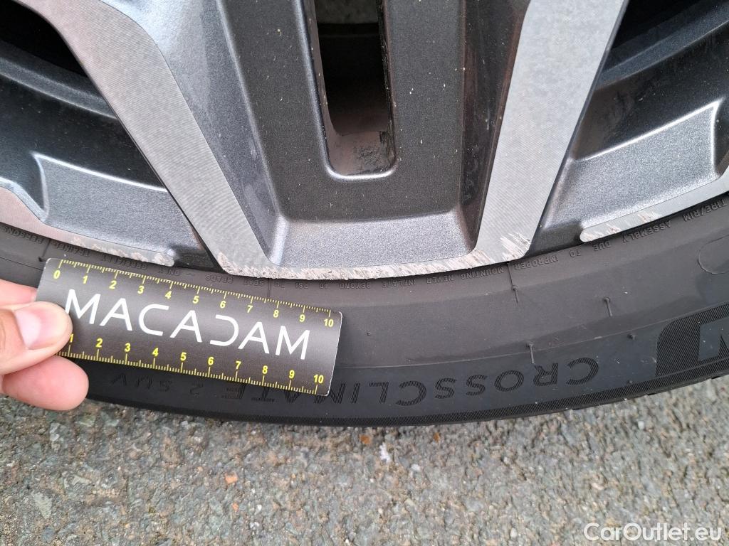  Hyundai  Santa Fe  Executive Hybrid 2WD 1.6 T-GDi 230CV BVA6 7 Sieges E6d #9