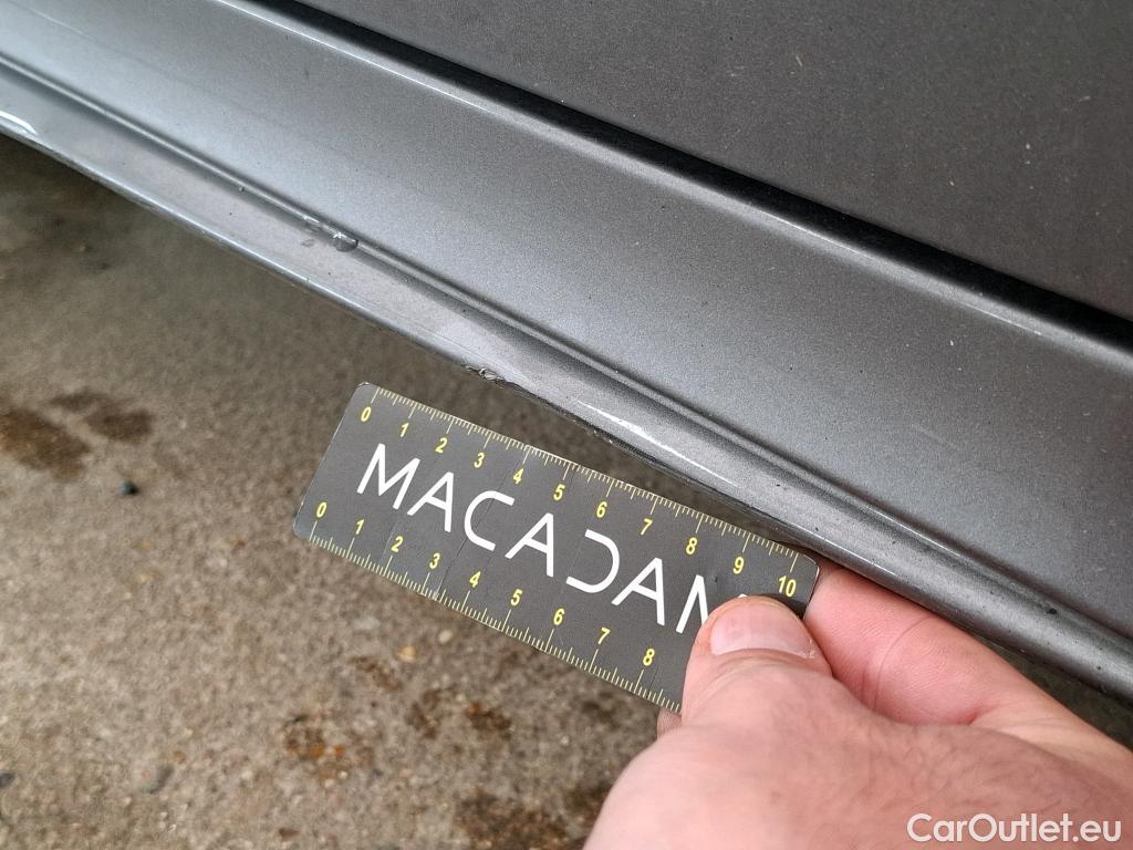  Mercedes  A-Klasse MERCEDES-BENZ Classe A Compact / 2018 / 5P / Berline A 250 e AMG Line 8G-DCT #2