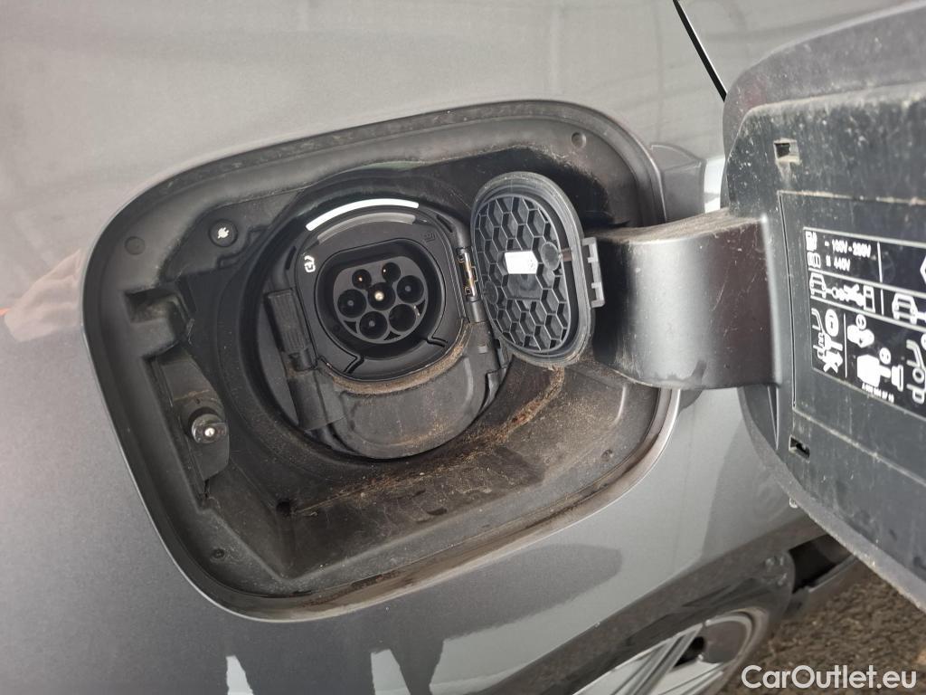  Mercedes  A-Klasse MERCEDES-BENZ Classe A Compact / 2018 / 5P / Berline A 250 e AMG Line 8G-DCT #8