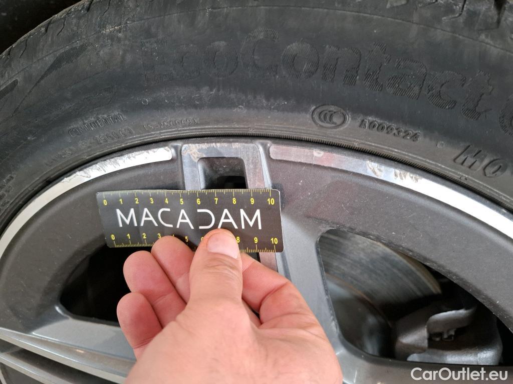  Mercedes  A-Klasse MERCEDES-BENZ Classe A Compact / 2018 / 5P / Berline A 250 e AMG Line 8G-DCT #41