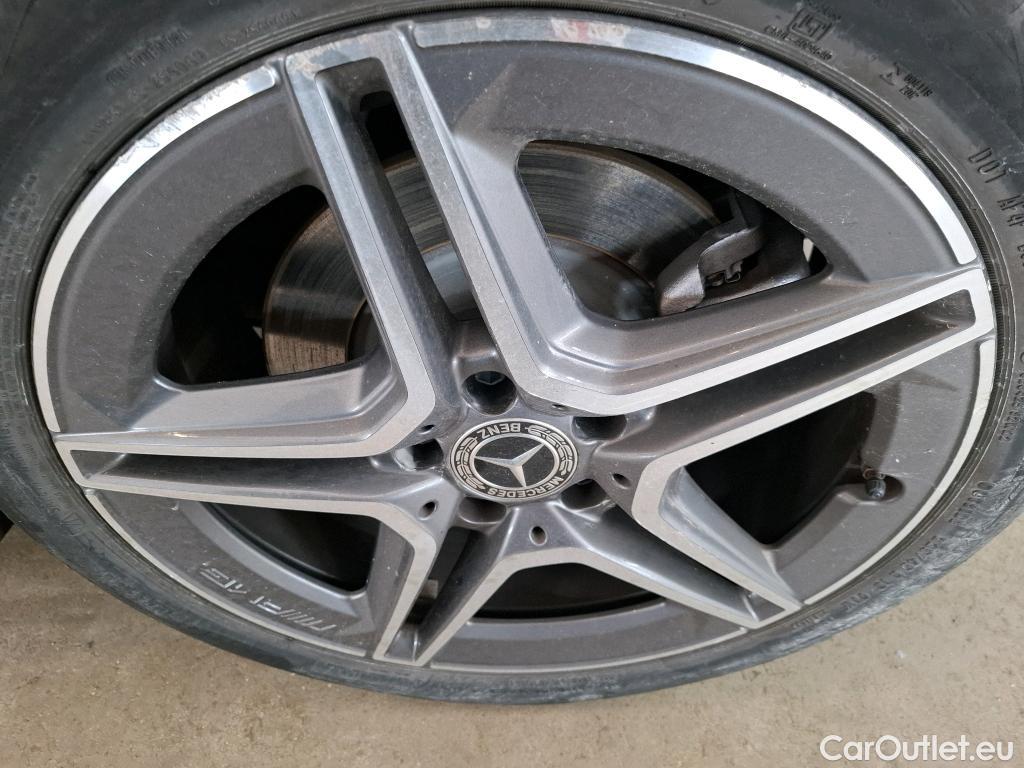  Mercedes  A-Klasse MERCEDES-BENZ Classe A Compact / 2018 / 5P / Berline A 250 e AMG Line 8G-DCT #40