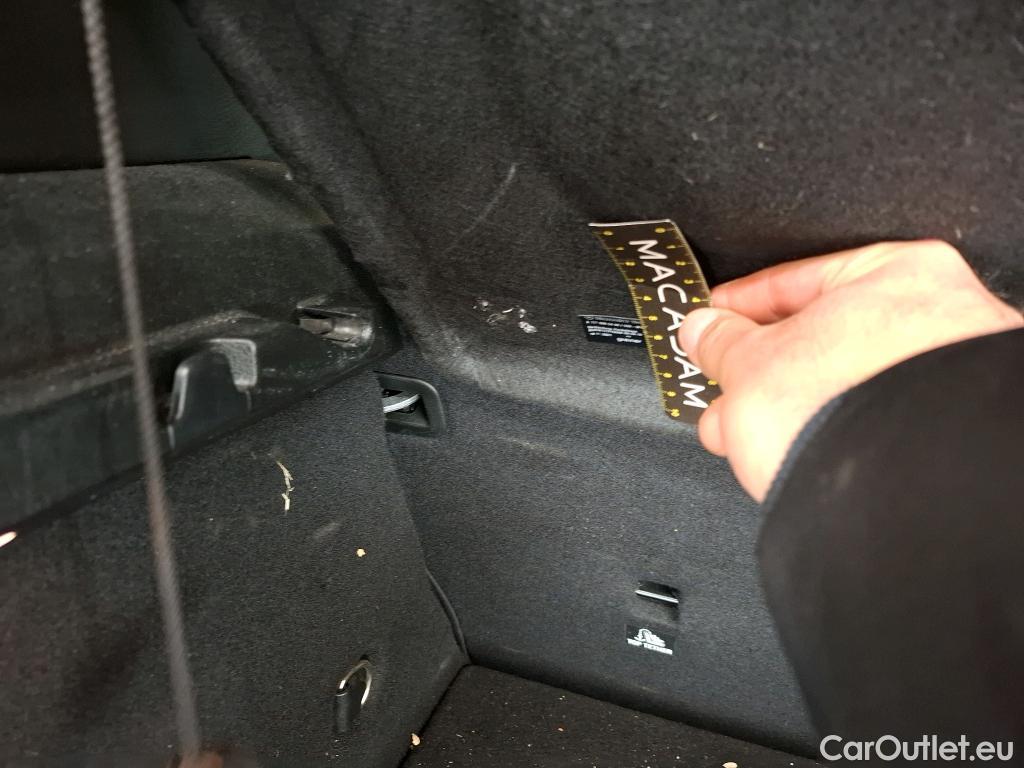  Mercedes  A-Klasse MERCEDES-BENZ Classe A Compact / 2018 / 5P / Berline A 250 e AMG Line 8G-DCT #6