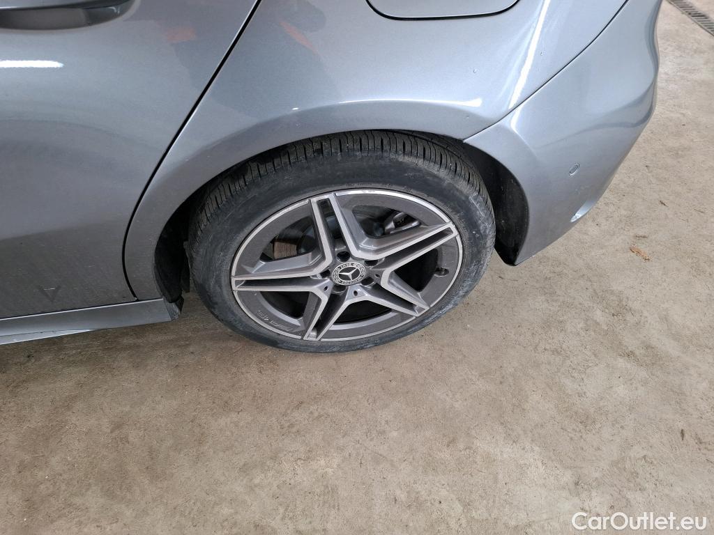  Mercedes  A-Klasse MERCEDES-BENZ Classe A Compact / 2018 / 5P / Berline A 250 e AMG Line 8G-DCT #39