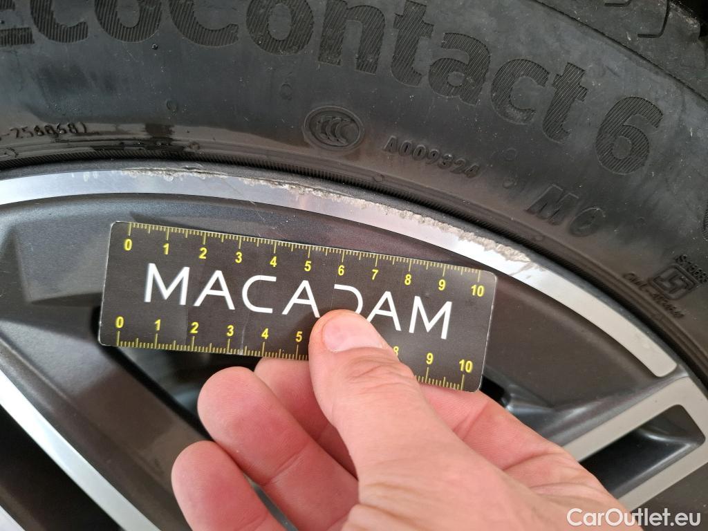  Mercedes  A-Klasse MERCEDES-BENZ Classe A Compact / 2018 / 5P / Berline A 250 e AMG Line 8G-DCT #25