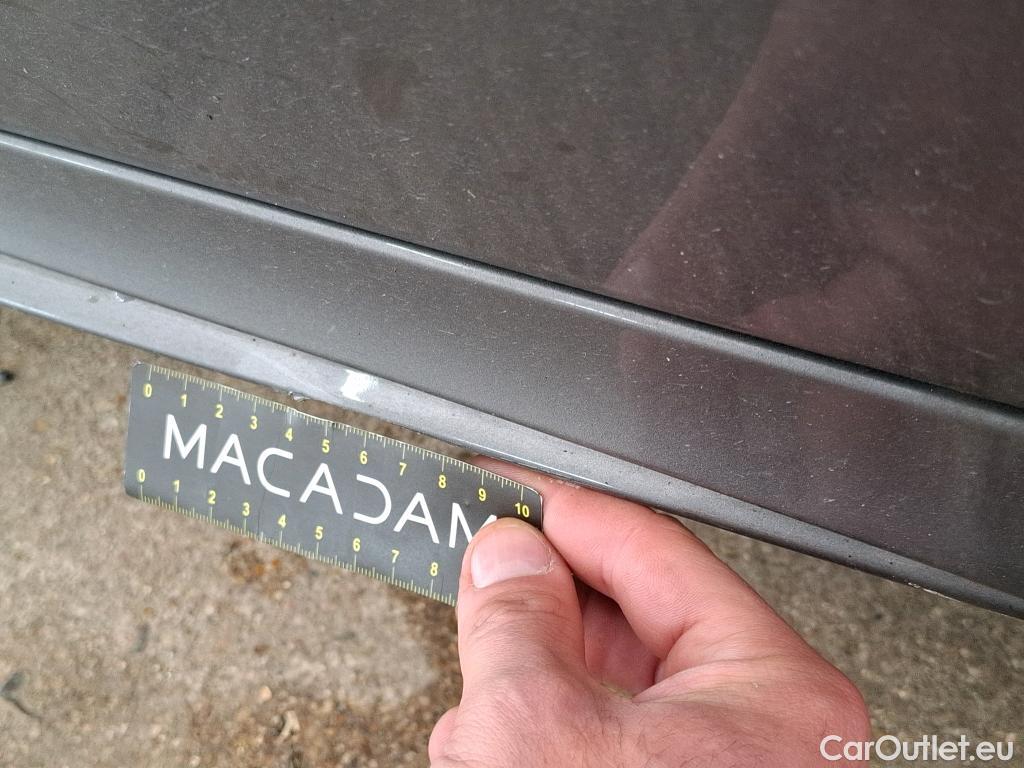  Mercedes  A-Klasse MERCEDES-BENZ Classe A Compact / 2018 / 5P / Berline A 250 e AMG Line 8G-DCT #4