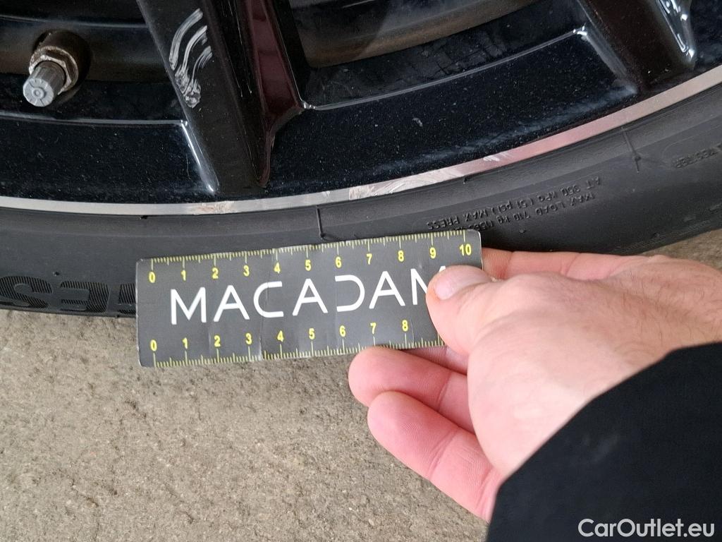  Mercedes  GLA MERCEDES-BENZ  / 2020 / 5P / SUV 1.3  250 e AMG LINE DCT #12