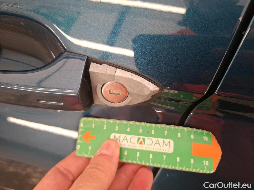  Volkswagen  Tiguan VOLKSWAGEN  / 2020 / 5P / SUV 1.4 eHybrid 245 DSG6 R-Line Exclusive #15