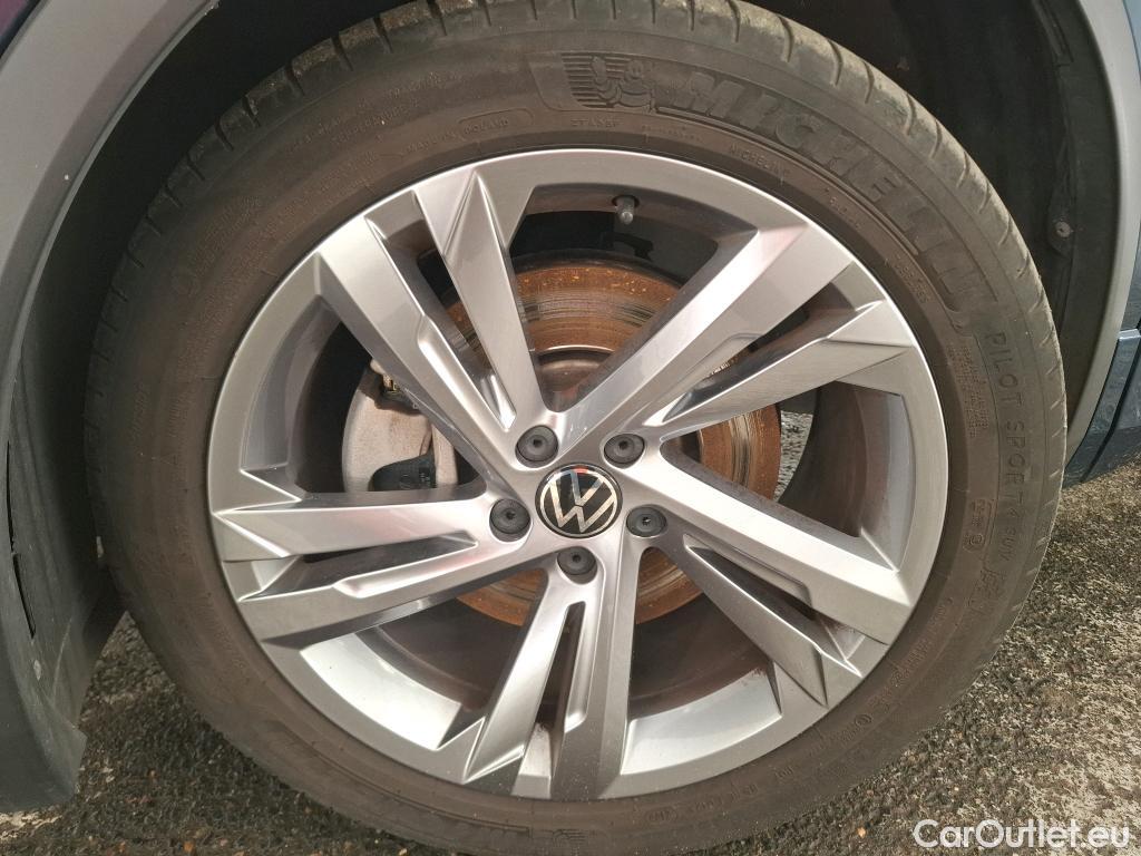  Volkswagen  Tiguan VOLKSWAGEN  / 2020 / 5P / SUV 1.4 eHybrid 245 DSG6 R-Line Exclusive #2