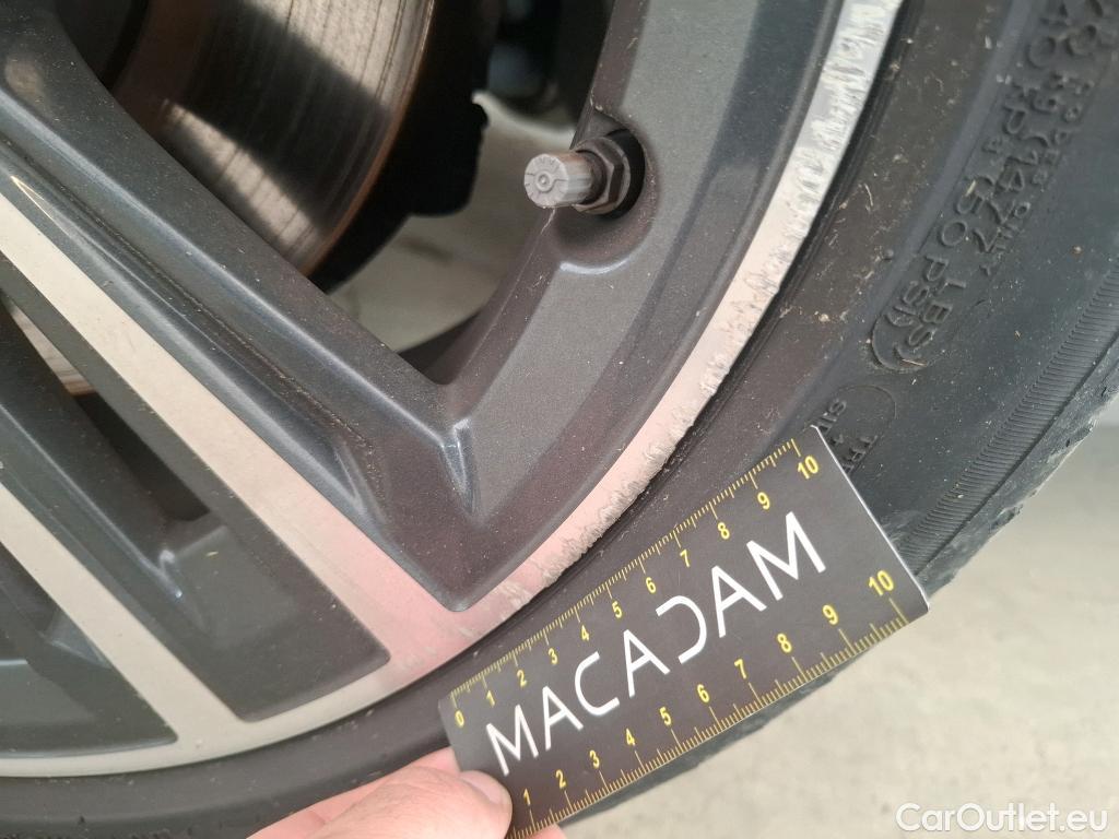  Bmw  Serie 1 BMW Série 1 / 2019 / 5P / Berline 116i DKG7 Business Design #24