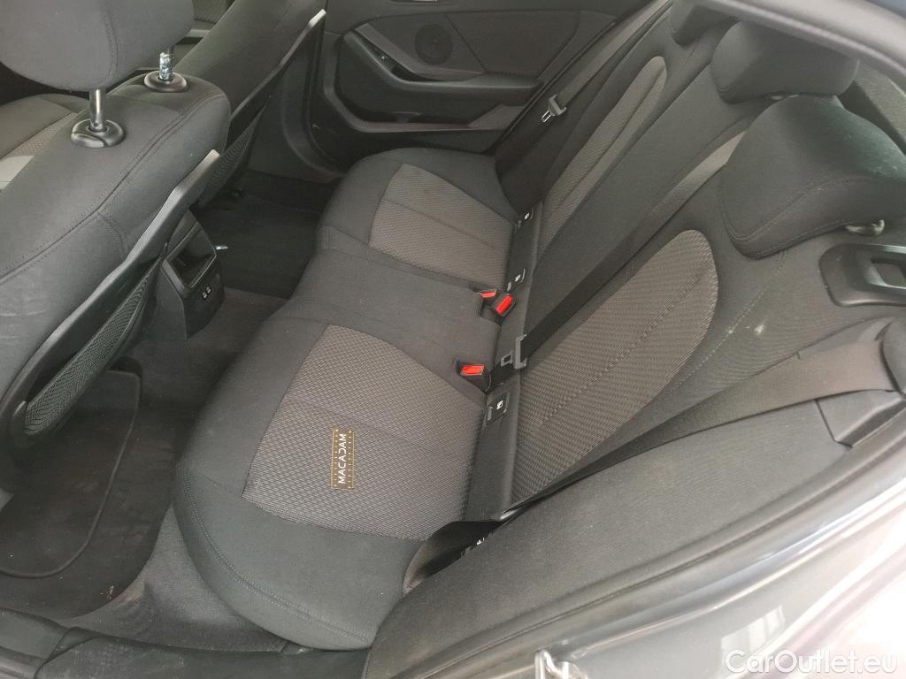  Bmw  Serie 1 BMW Série 1 / 2019 / 5P / Berline 116i DKG7 Business Design #32