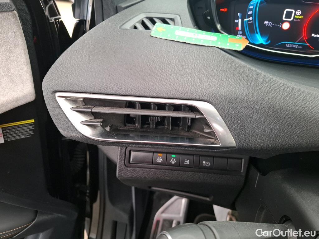  Peugeot  3008 PEUGEOT  / 2020 / 5P / SUV 1.6 HYBRID 225 E-EAT8 GT #17