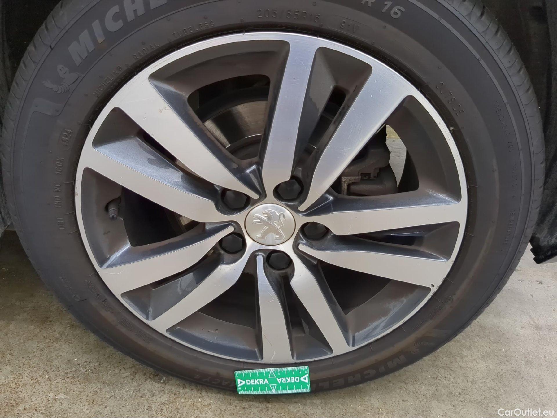  Peugeot  308  Allure 1.2 PureTech 130CV BVA8 E6d #11