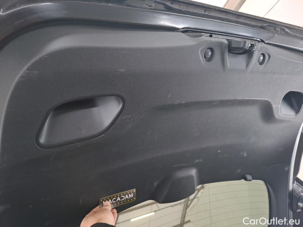  Peugeot  2008 PEUGEOT  5p Crossover 1.2 Puretech 110 S&S EAT6 GT LINE #16