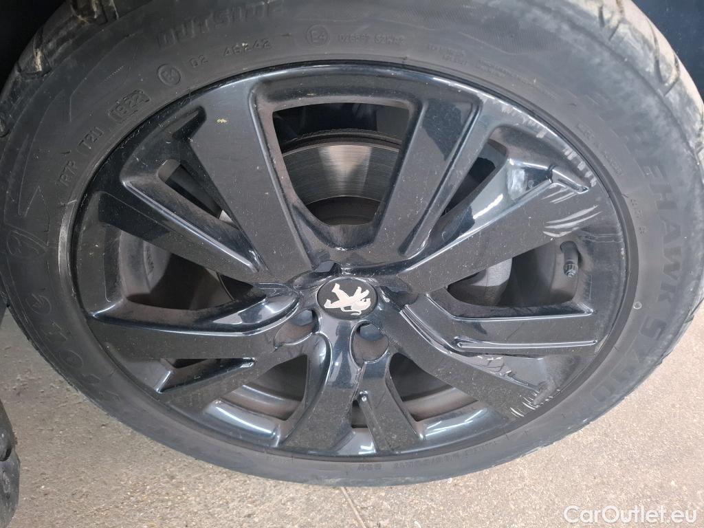  Peugeot  2008 PEUGEOT  5p Crossover 1.2 Puretech 110 S&S EAT6 GT LINE #12