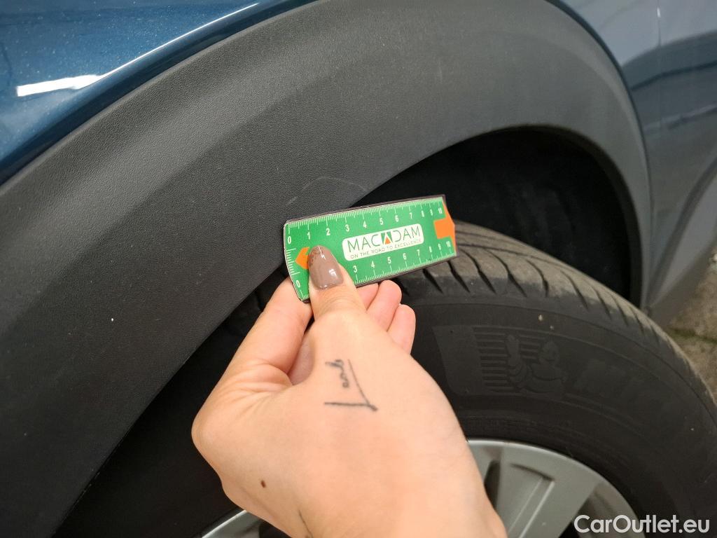  Peugeot  3008  Active Pack 1.5 HDi 130CV BVA8 E6d #37