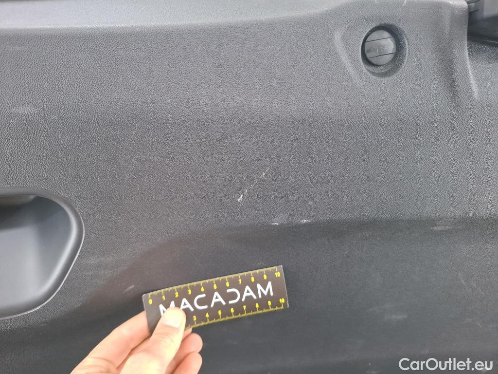  Peugeot  2008 PEUGEOT  5p Crossover 1.2 Puretech 110 S&S EAT6 GT LINE #18