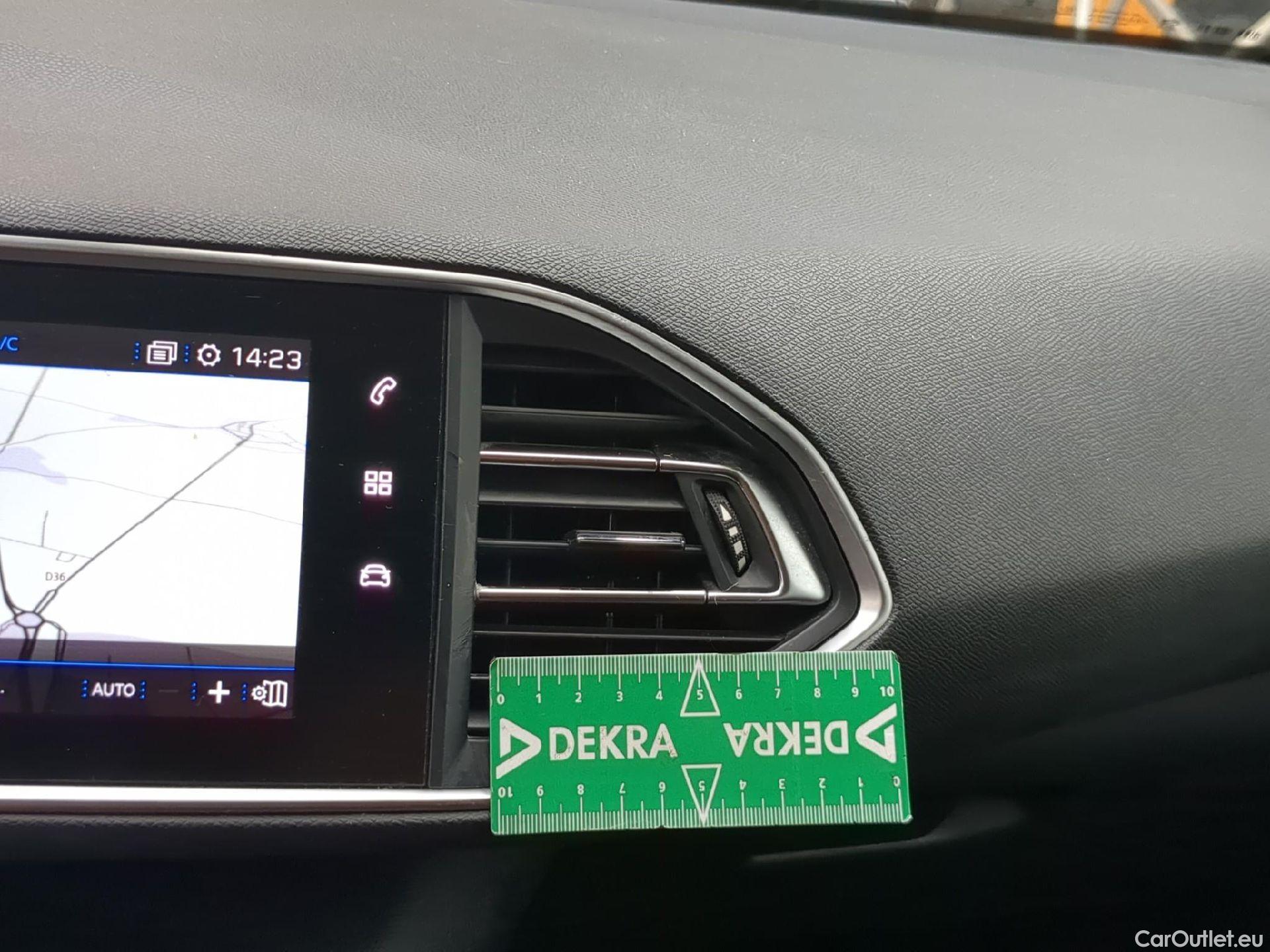  Peugeot  308  Allure 1.2 PureTech 130CV BVA8 E6d #1