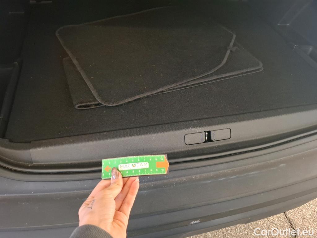  Peugeot  3008  Active Pack 1.5 HDi 130CV BVA8 E6d #45