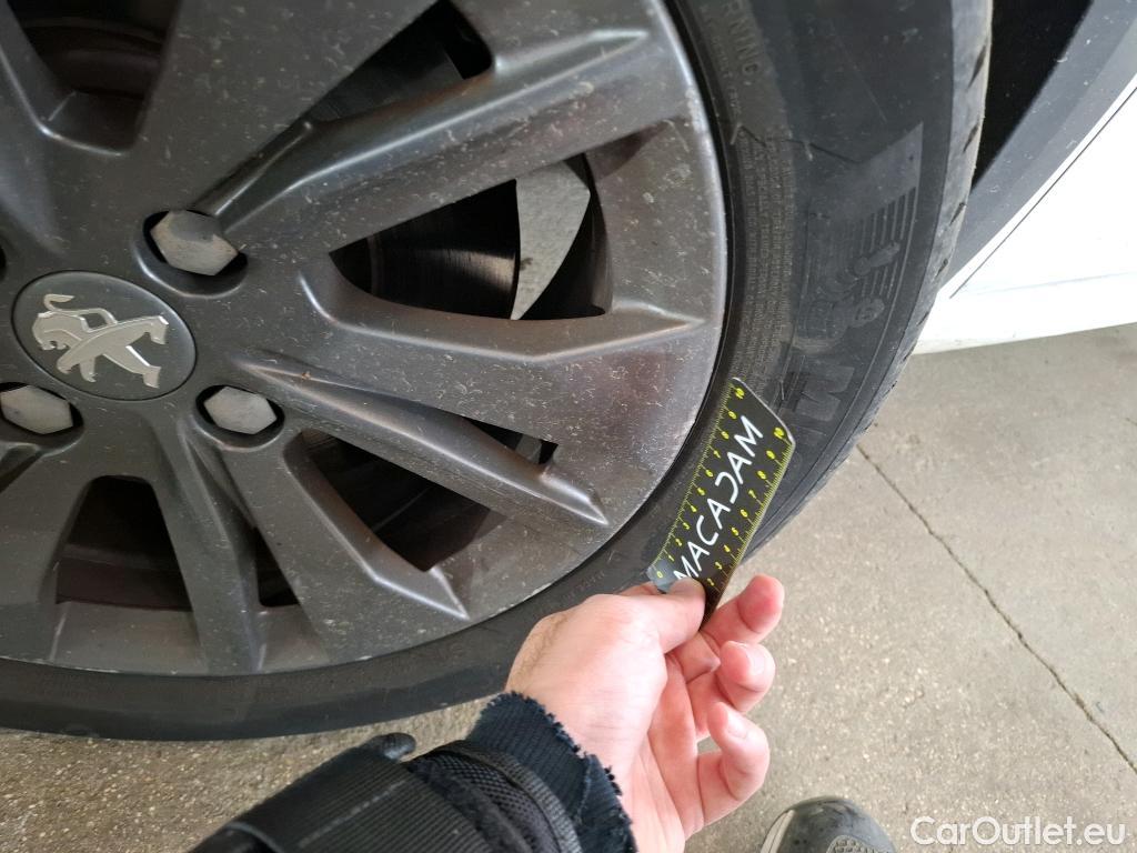  Peugeot  208  (e-) Active Business R 50kWh BVA / TRANSFO VP VF #24