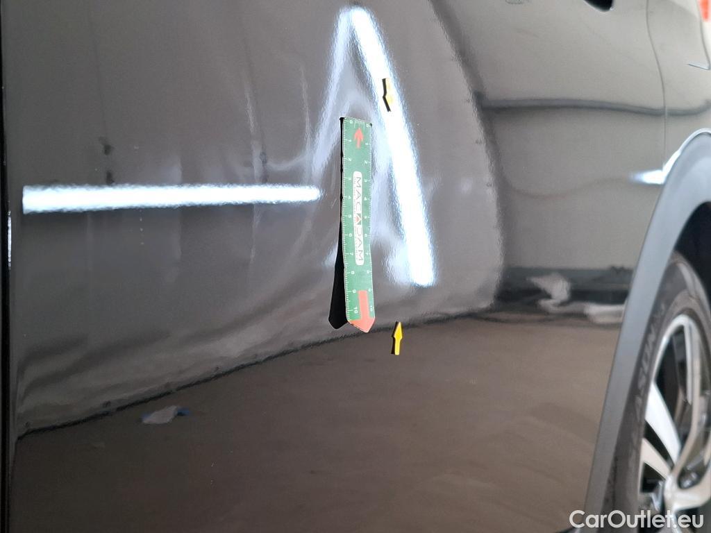  Peugeot  3008 PEUGEOT  / 2020 / 5P / SUV 1.6 HYBRID 225 E-EAT8 GT #10