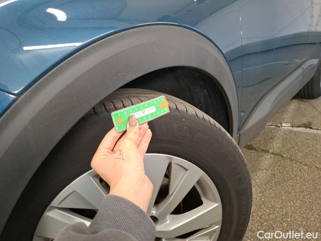  Peugeot  3008  Active Pack 1.5 HDi 130CV BVA8 E6d #36