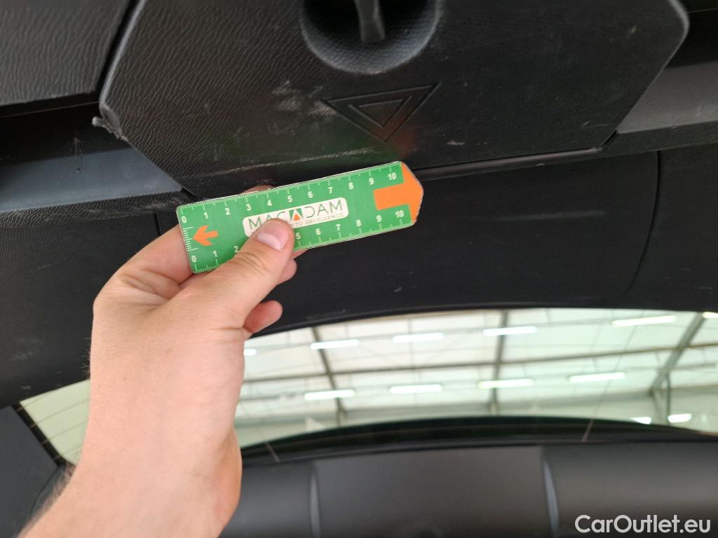  Peugeot  3008 PEUGEOT  / 2020 / 5P / SUV 1.6 HYBRID 225 E-EAT8 GT #27