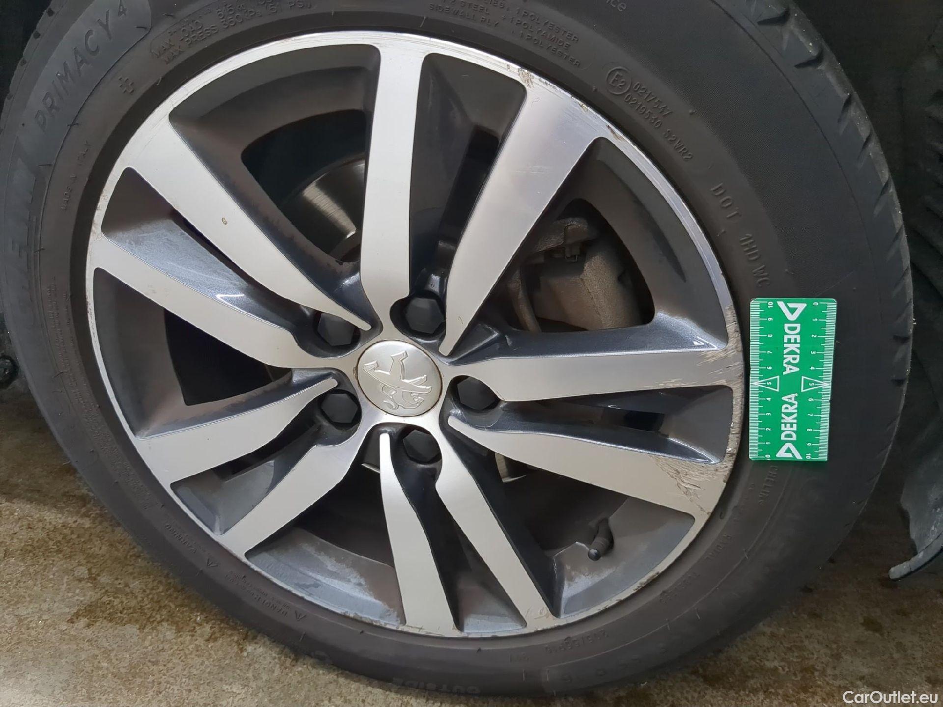  Peugeot  308  Allure 1.2 PureTech 130CV BVA8 E6d #3