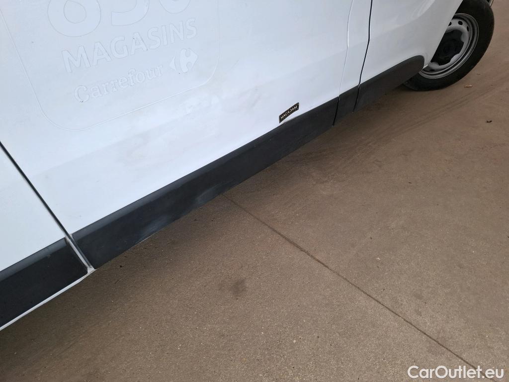  Renault  Trafic  Fourgon L2H1 3T Grand Confort 2.0 dCi 130CV BVM6 E6d #25