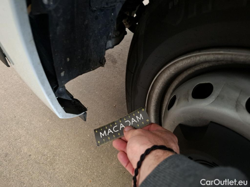  Renault  Trafic  Fourgon L2H1 3T Grand Confort 2.0 dCi 130CV BVM6 E6d #28