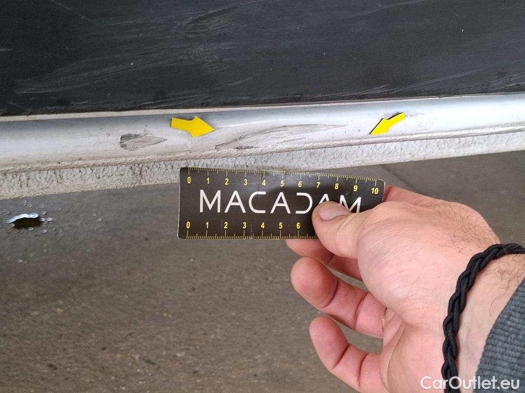  Renault  Trafic  Fourgon L2H1 3T Grand Confort 2.0 dCi 130CV BVM6 E6d #24