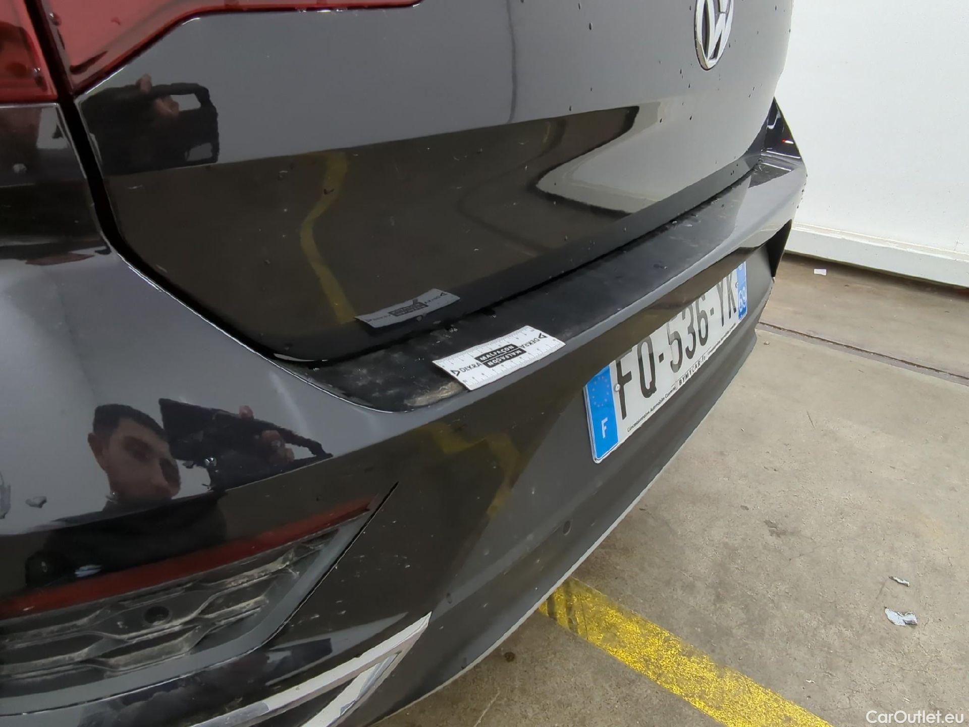  Volkswagen  T-ROC VOLKSWAGEN  / 2017 / 5P / SUV 1.5 TSI 150 EVO CARAT DSG7 #34