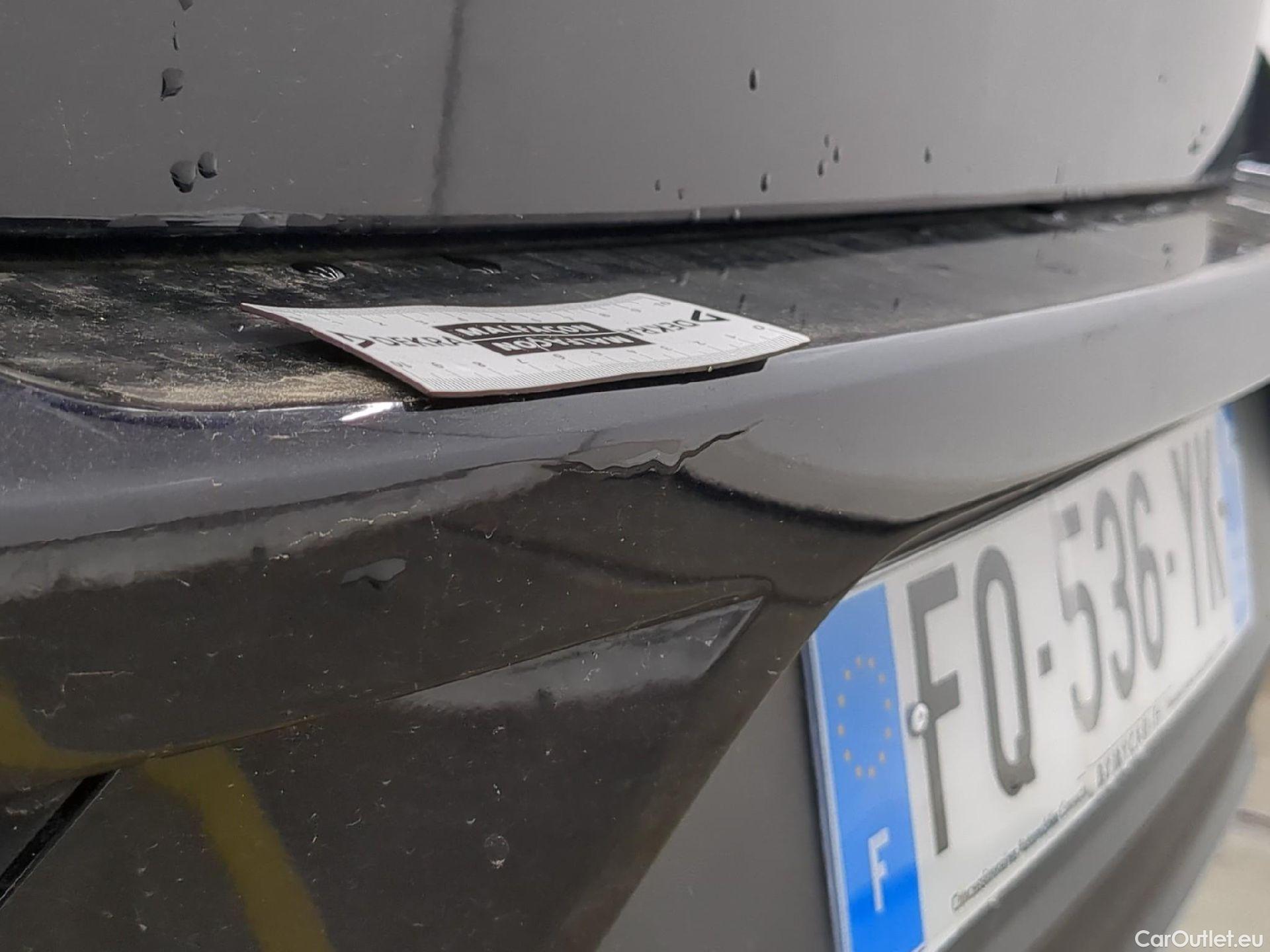  Volkswagen  T-ROC VOLKSWAGEN  / 2017 / 5P / SUV 1.5 TSI 150 EVO CARAT DSG7 #33