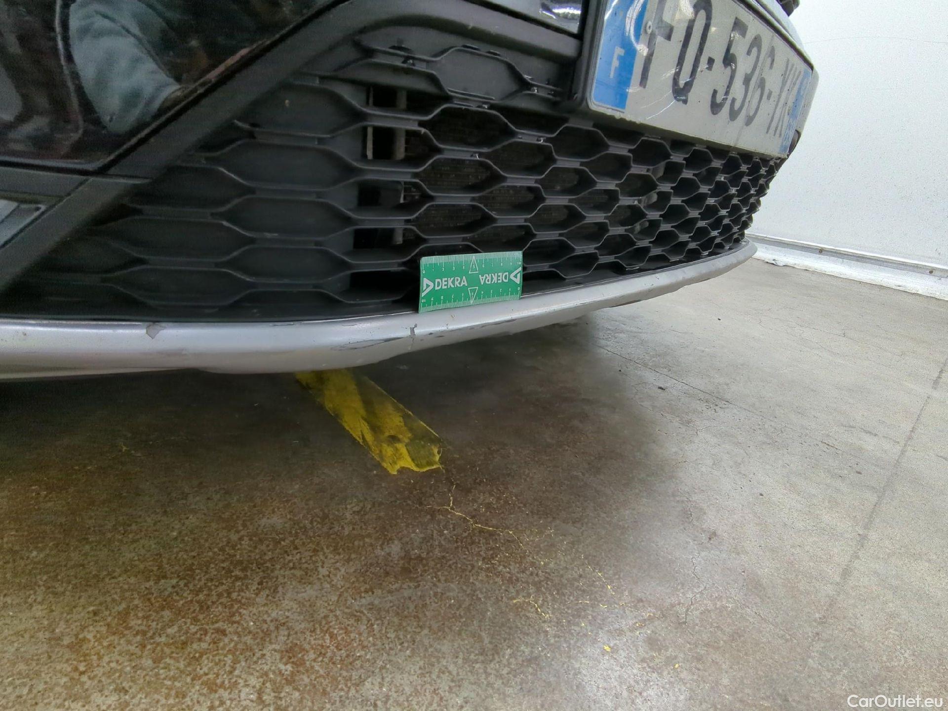  Volkswagen  T-ROC VOLKSWAGEN  / 2017 / 5P / SUV 1.5 TSI 150 EVO CARAT DSG7 #25