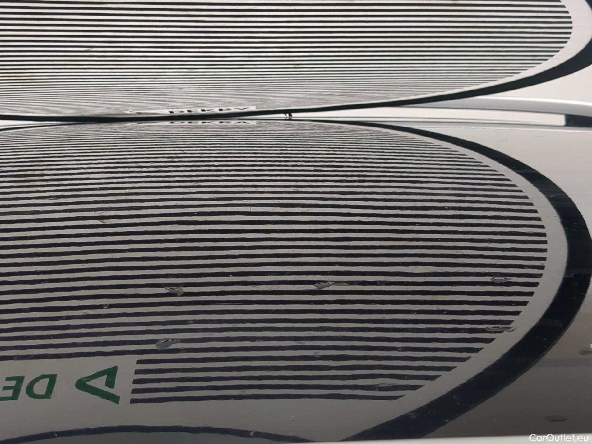  Volkswagen  T-ROC VOLKSWAGEN  / 2017 / 5P / SUV 1.5 TSI 150 EVO CARAT DSG7 #15