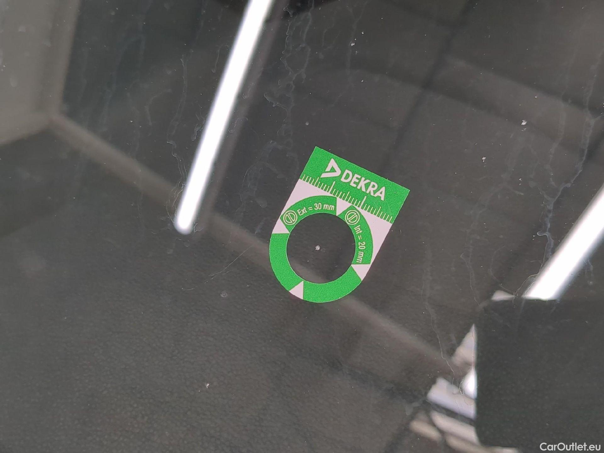  Volkswagen  T-ROC VOLKSWAGEN  / 2017 / 5P / SUV 1.5 TSI 150 EVO CARAT DSG7 #28