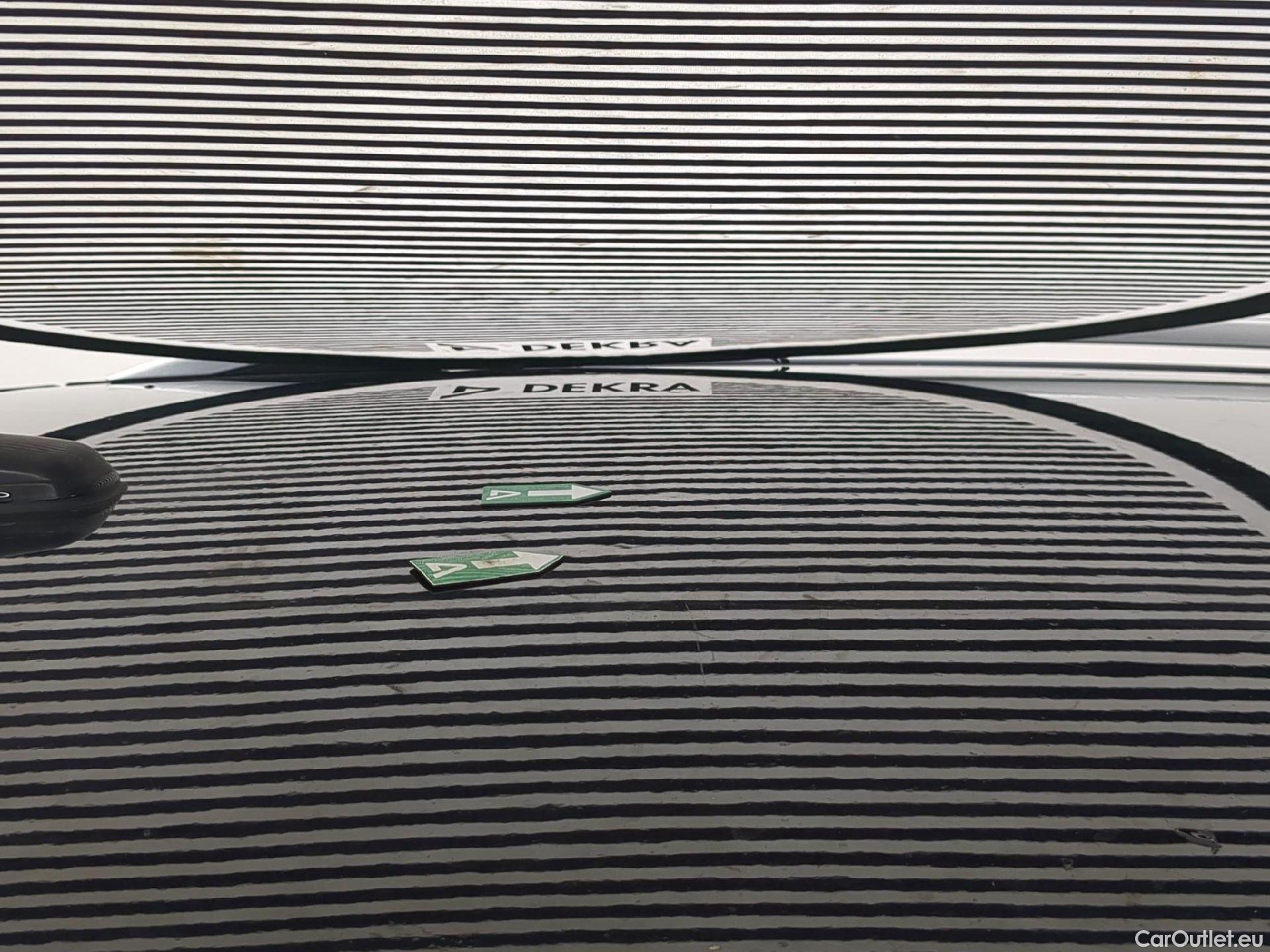  Volkswagen  T-ROC VOLKSWAGEN  / 2017 / 5P / SUV 1.5 TSI 150 EVO CARAT DSG7 #13