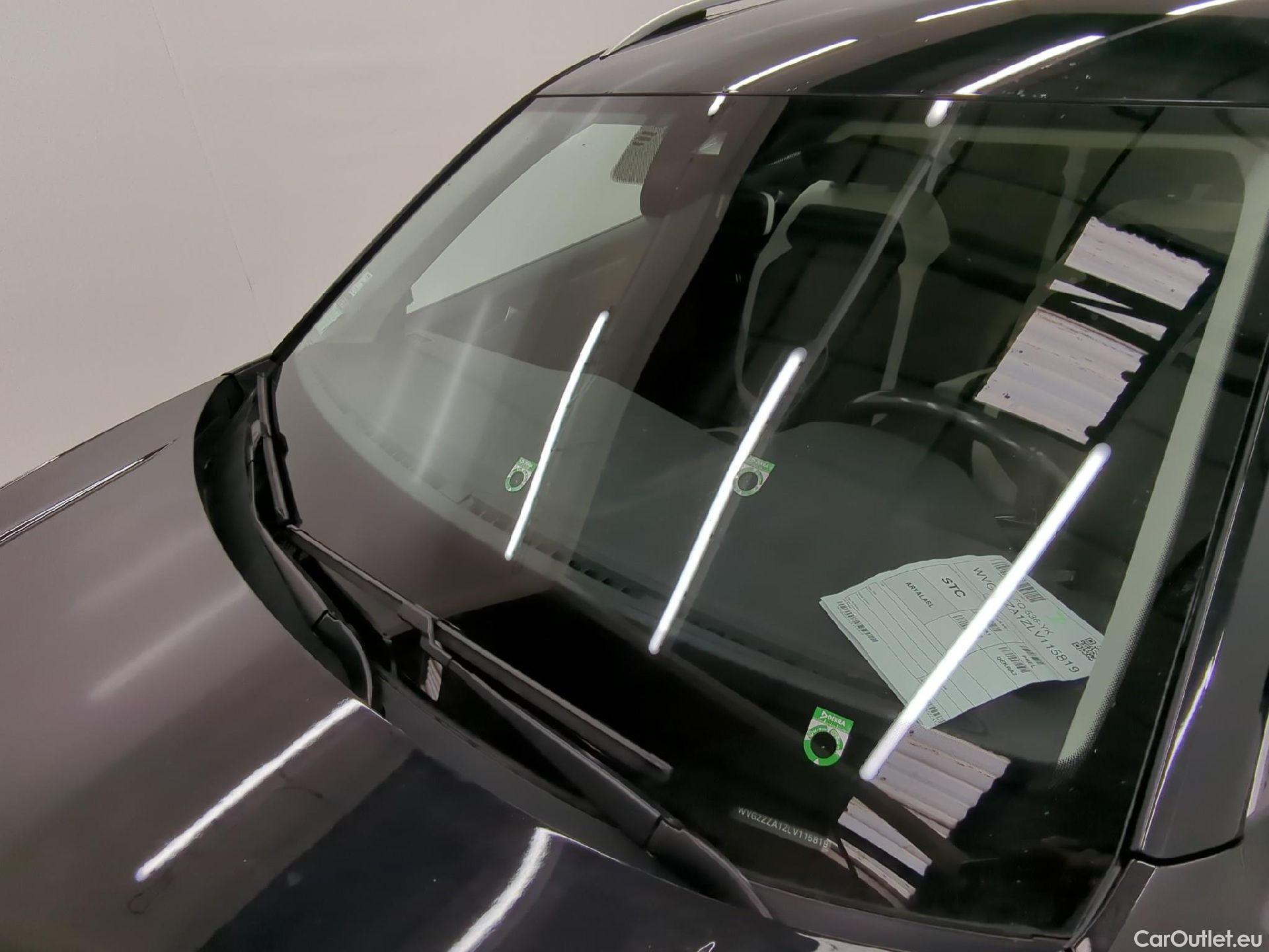  Volkswagen  T-ROC VOLKSWAGEN  / 2017 / 5P / SUV 1.5 TSI 150 EVO CARAT DSG7 #27