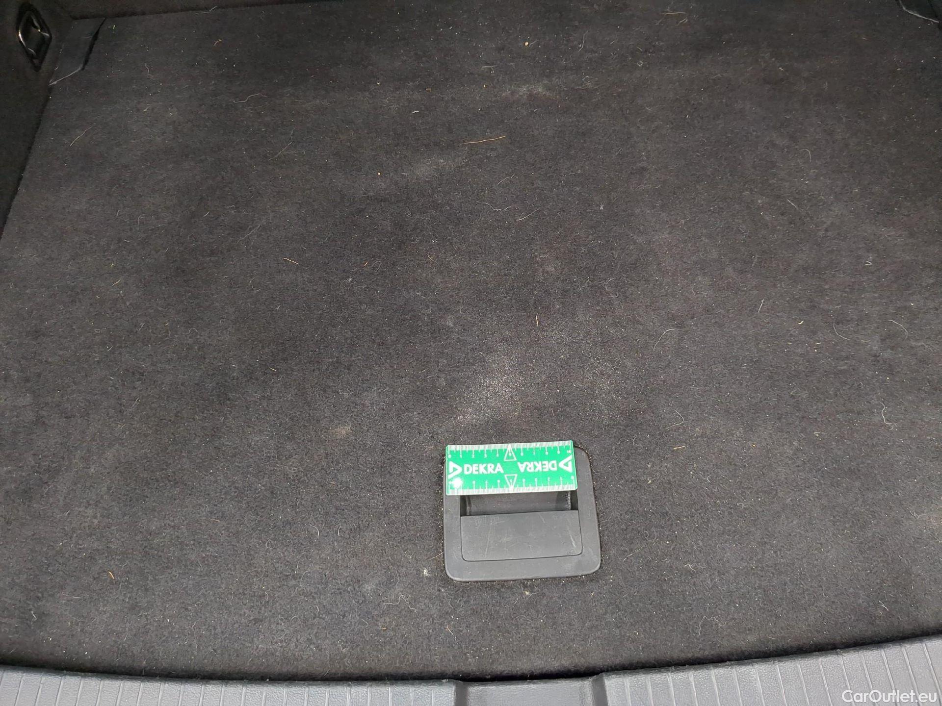  Volkswagen  T-ROC VOLKSWAGEN  / 2017 / 5P / SUV 1.5 TSI 150 EVO CARAT DSG7 #1