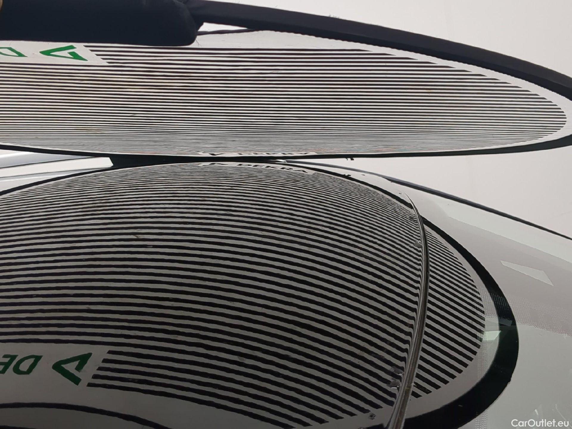  Volkswagen  T-ROC VOLKSWAGEN  / 2017 / 5P / SUV 1.5 TSI 150 EVO CARAT DSG7 #16