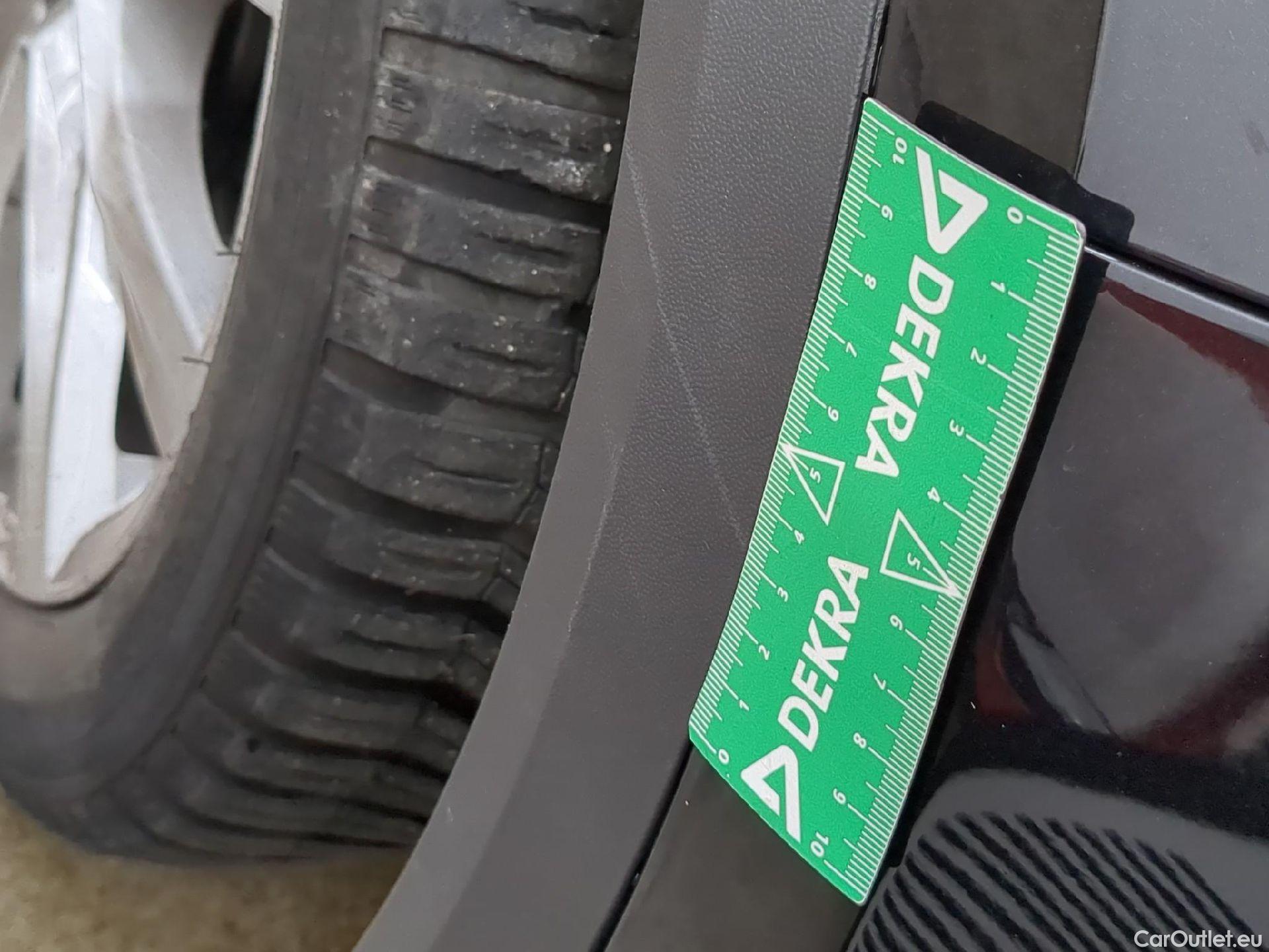  Volkswagen  T-ROC VOLKSWAGEN  / 2017 / 5P / SUV 1.5 TSI 150 EVO CARAT DSG7 #22