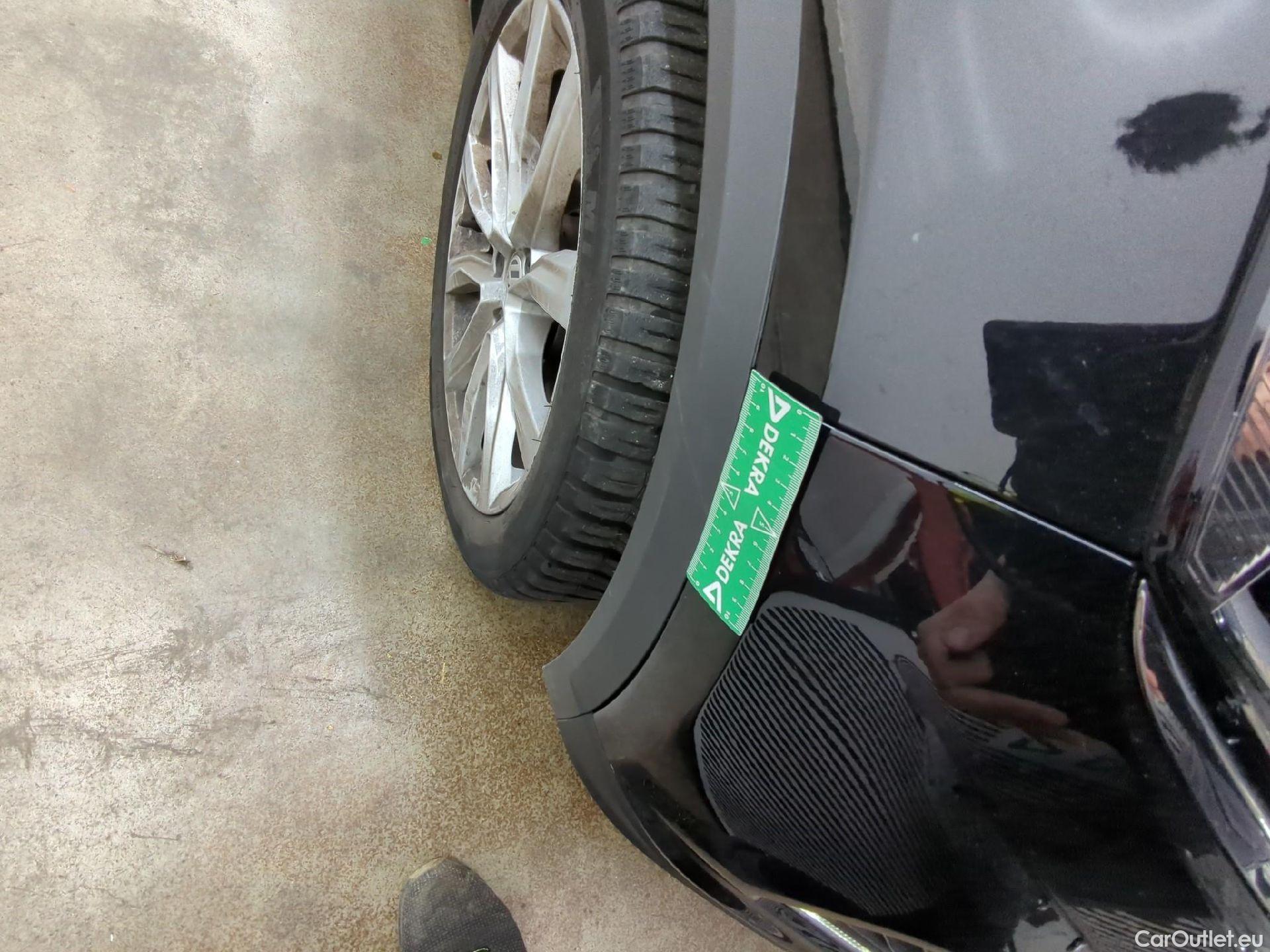  Volkswagen  T-ROC VOLKSWAGEN  / 2017 / 5P / SUV 1.5 TSI 150 EVO CARAT DSG7 #21